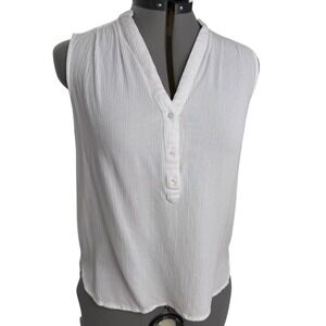 H&M White Sleeveless Henley Blouse Womens Size 2  Textured Top Office Basiccore